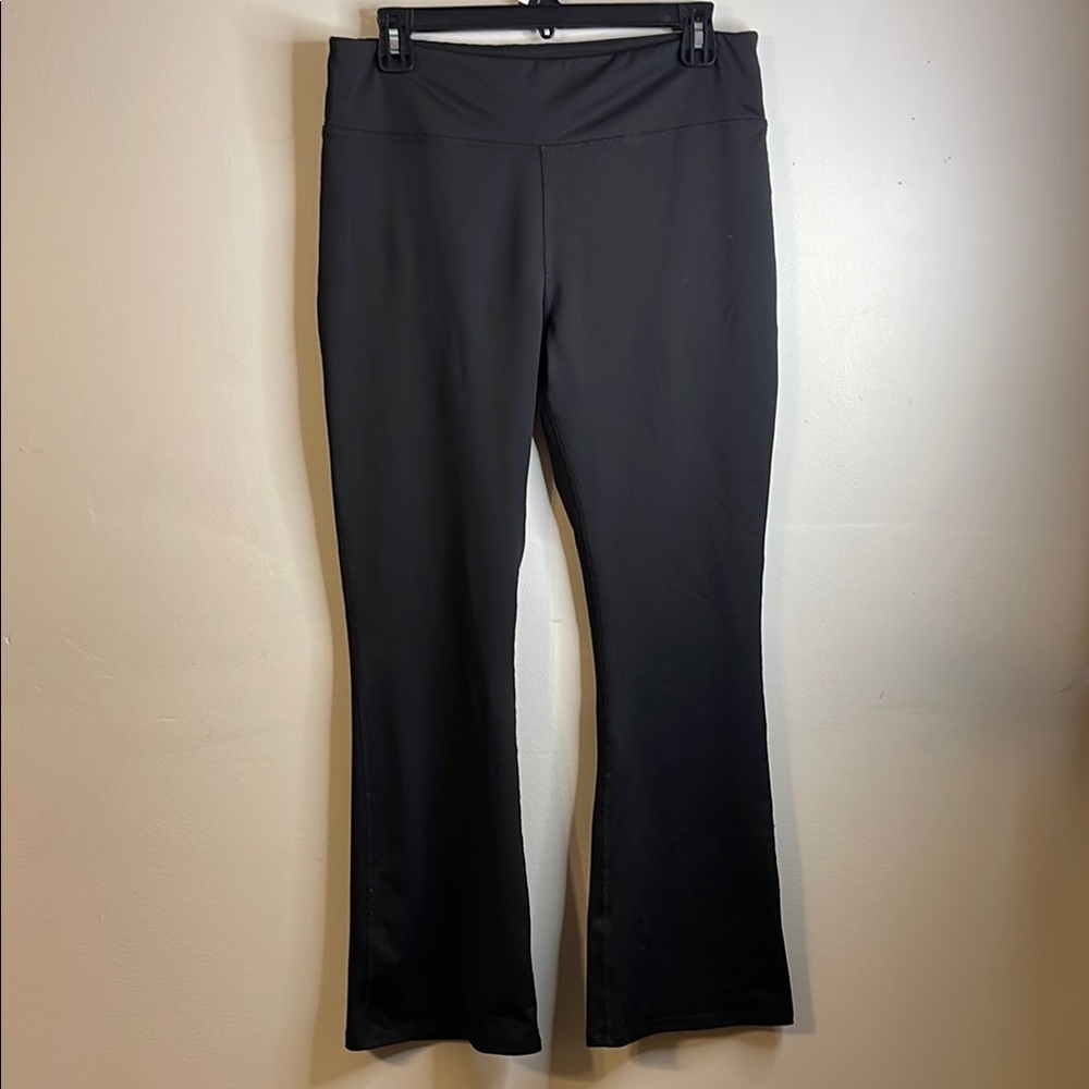 Xersion Girls Black Flare Leg Leggings with Size XL (18.5P) EUC #45 🏷️